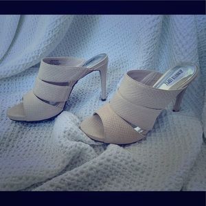 Pale pink Jennifer Lopez size 8 1/2 sandal heel